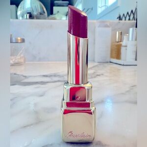 Guerlain lipstick. Shade PETAL BLUSH 229.